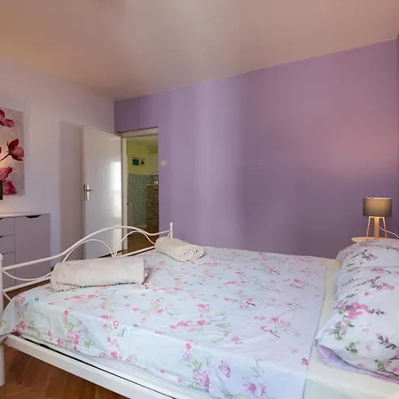 Apartment Spacious City Center - 4 Pax